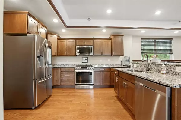 1102 South ST, Urbana, IA 52345