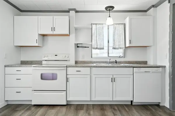 1635 Keith DR NE, Cedar Rapids, IA 52402