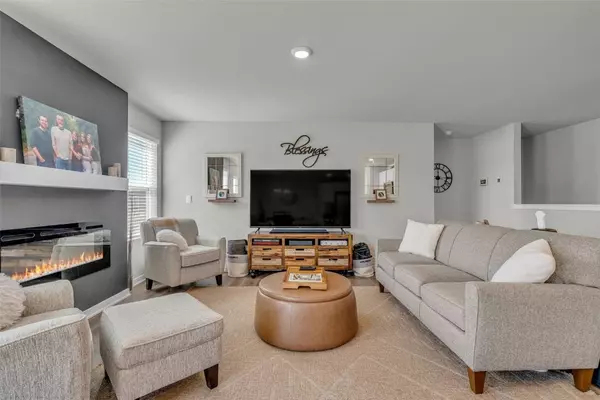 305 Sumac DR, Palo, IA 52324