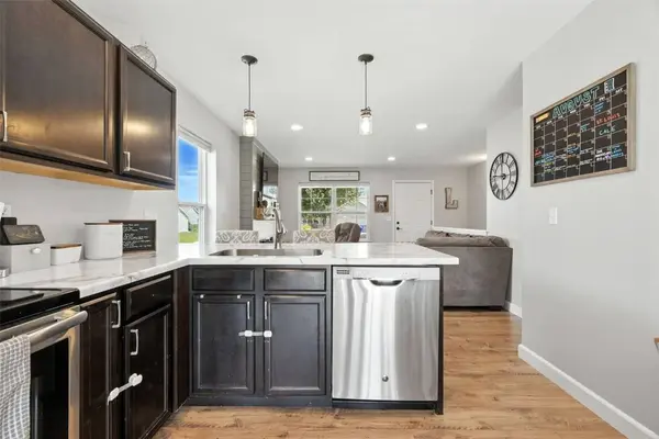 8615 Harrington DR NE, Cedar Rapids, IA 52402