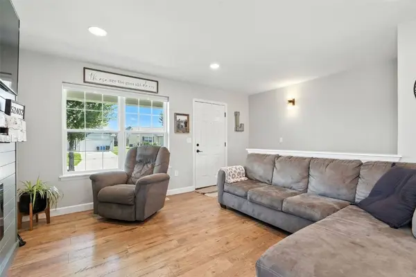 8615 Harrington DR NE, Cedar Rapids, IA 52402