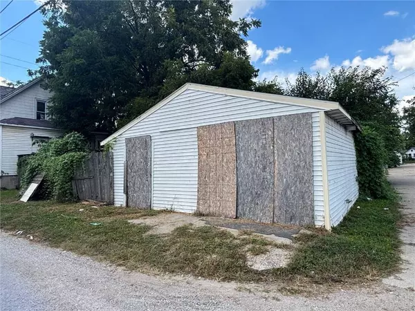 217 11th ST NW, Cedar Rapids, IA 52405