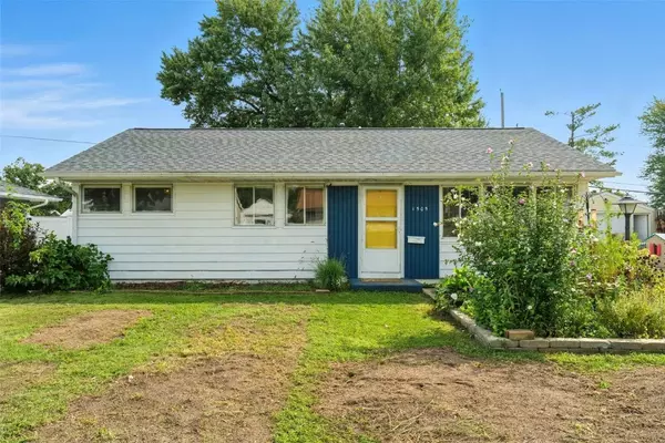 1505 Keith DR NE, Cedar Rapids, IA 52402