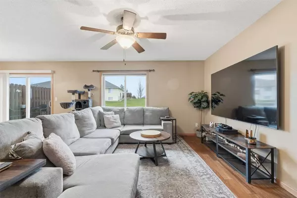 3335 Stoneview CIR SW, Cedar Rapids, IA 52404