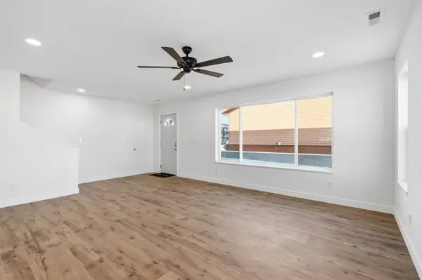 225 Clymer RD, Hiawatha, IA 52233