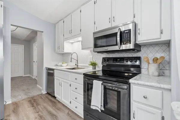 3801 Lexington DR NE #D, Cedar Rapids, IA 52404