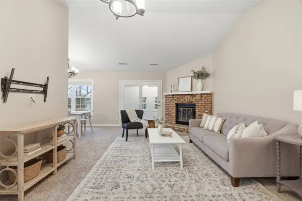 3801 Lexington DR NE #D, Cedar Rapids, IA 52404