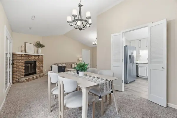 3801 Lexington DR NE #D, Cedar Rapids, IA 52404