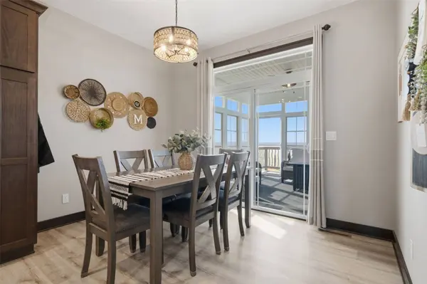 3095 Ridgeview DR, Ely, IA 52227