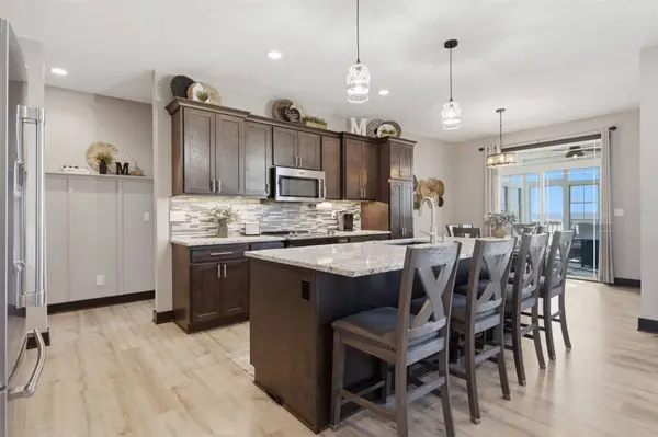 3095 Ridgeview DR, Ely, IA 52227