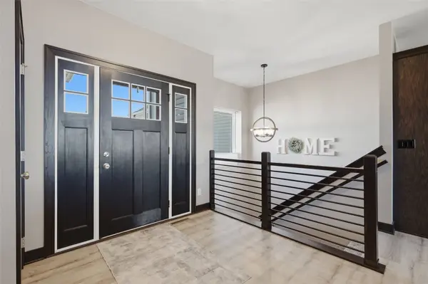 3095 Ridgeview DR, Ely, IA 52227