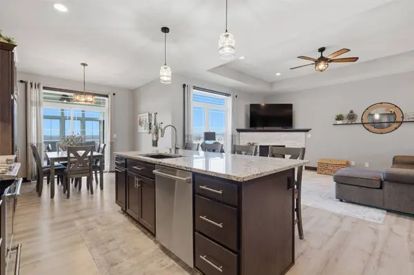 3095 Ridgeview DR, Ely, IA 52227