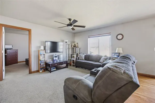 8608 Flatbush CT NE, Cedar Rapids, IA 52402