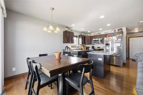 8608 Flatbush CT NE, Cedar Rapids, IA 52402