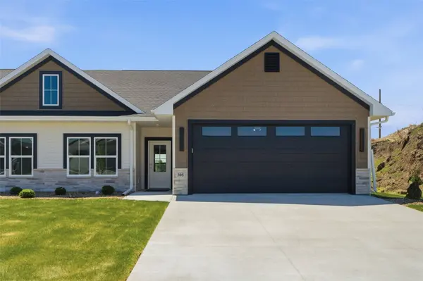 305 Dutch DR, Robins, IA 52328
