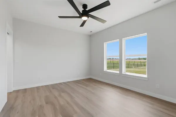 325 Dutch DR, Robins, IA 52328