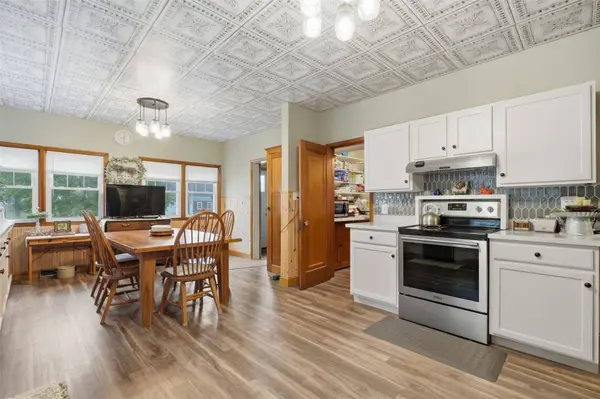 15736 120th AVE, Monticello, IA 52310