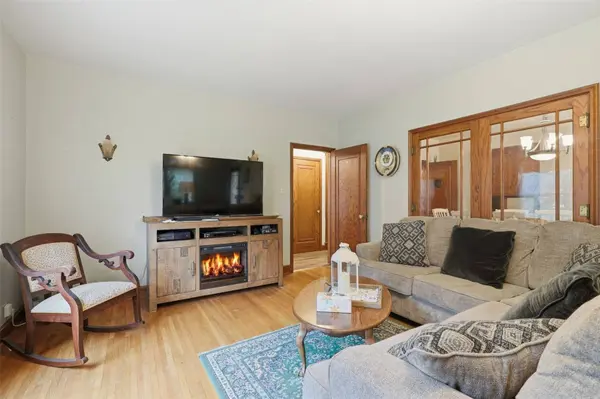 15736 120th AVE, Monticello, IA 52310