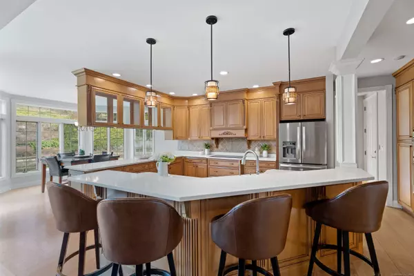 129 Old Farms Road East, Middletown, CT 06457