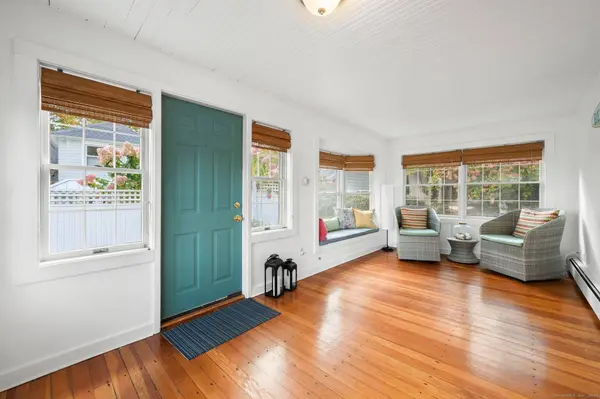 16 North Main Street, Essex, CT 06426