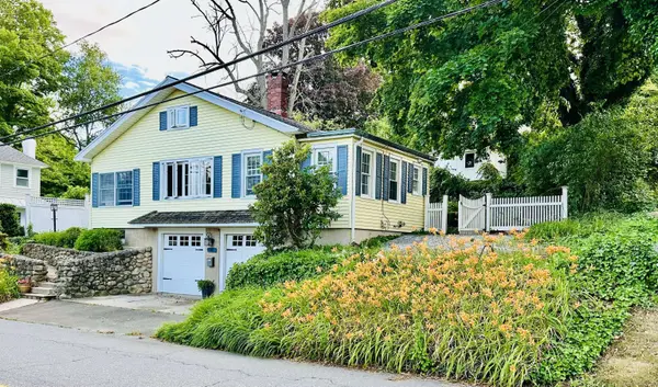 16 North Main Street, Essex, CT 06426