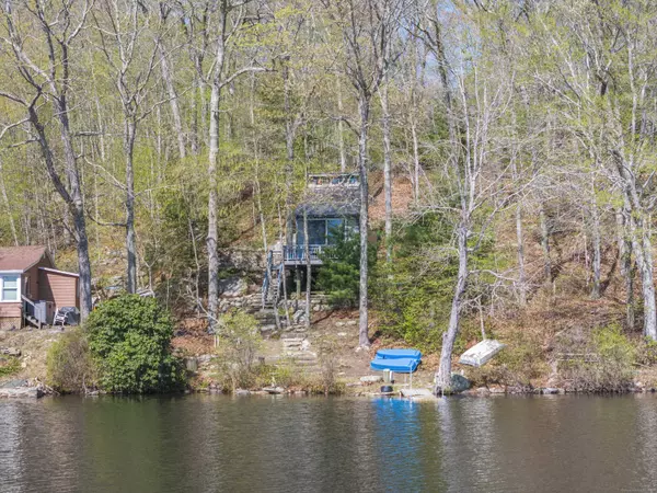 30 Indian Trail, North Stonington, CT 06359