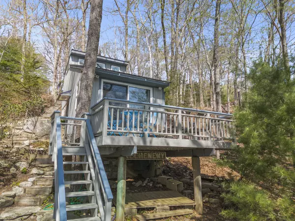 30 Indian Trail, North Stonington, CT 06359