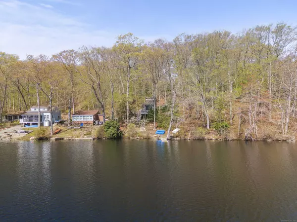 30 Indian Trail, North Stonington, CT 06359