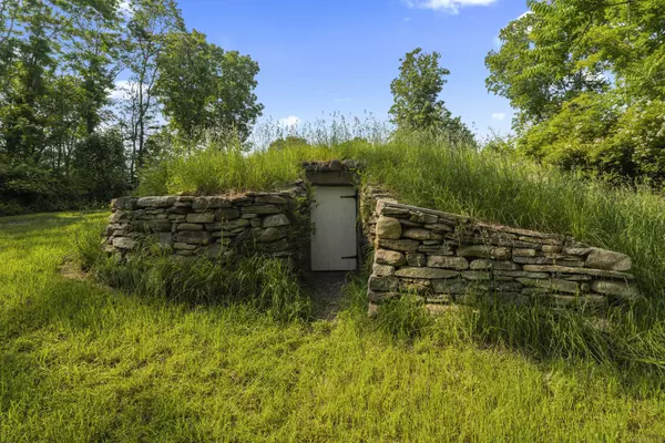 1189 Pequot Trail, Stonington, CT 06378