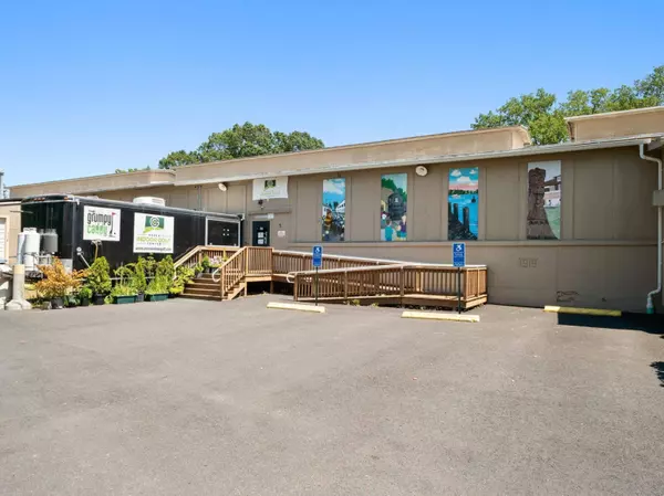 23 Saybrook Road #suite 5, Essex, CT 06426