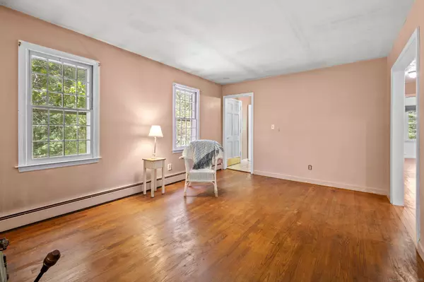 258 School House Road, Old Saybrook, CT 06475