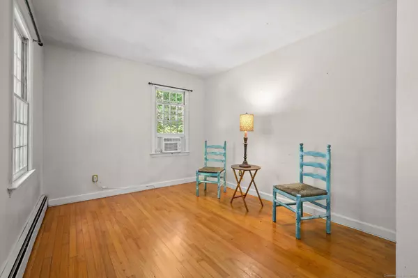 258 School House Road, Old Saybrook, CT 06475