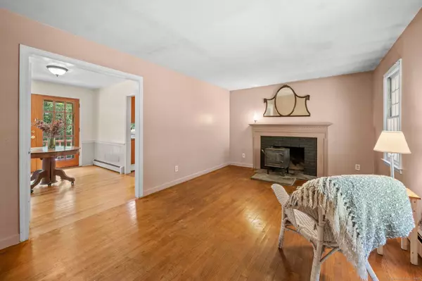 258 School House Road, Old Saybrook, CT 06475