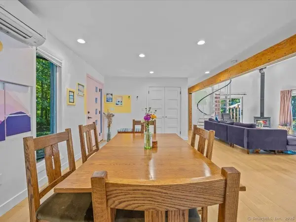 154 Deer Lane, Guilford, CT 06437