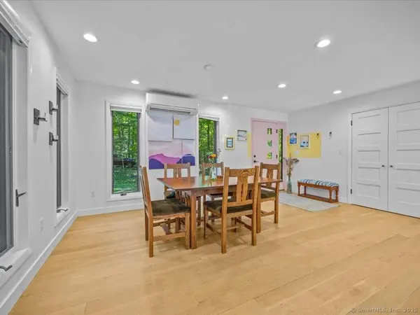 154 Deer Lane, Guilford, CT 06437