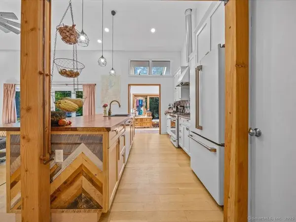 154 Deer Lane, Guilford, CT 06437