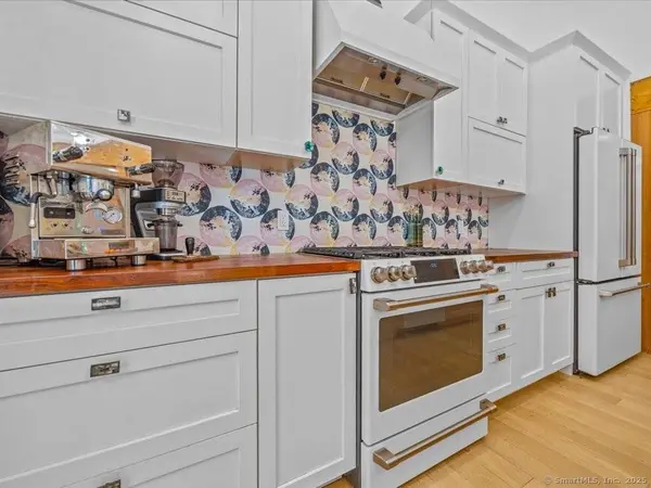 154 Deer Lane, Guilford, CT 06437