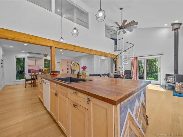 154 Deer Lane, Guilford, CT 06437