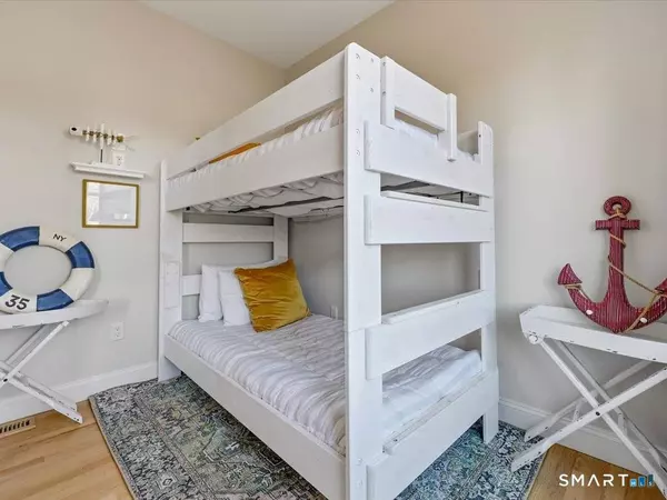 93 Shore Road, Waterford, CT 06385