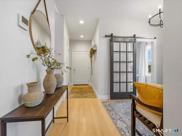 93 Shore Road, Waterford, CT 06385