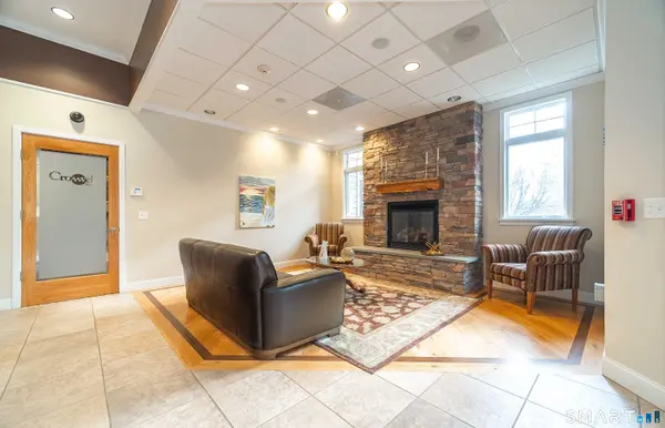 30 Country Squire Drive, Cromwell, CT 06416