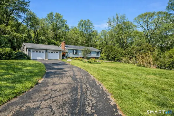 901 Old Colchester Road, Montville, CT 06370