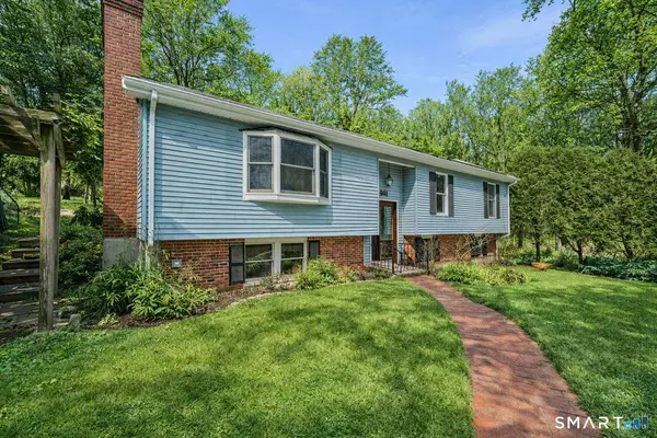 901 Old Colchester Road, Montville, CT 06370