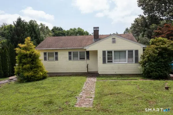 32 Cedar Lane, Montville, CT 06382