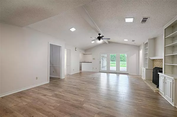 24 Mullaney Street, Greenville, TX 75402