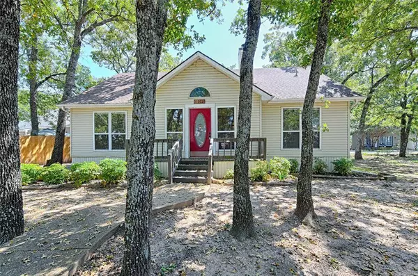 1029 Shoreline Drive, West Tawakoni, TX 75474