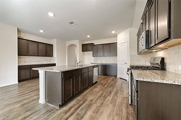 716 Jamestown Lane, Fate, TX 75189