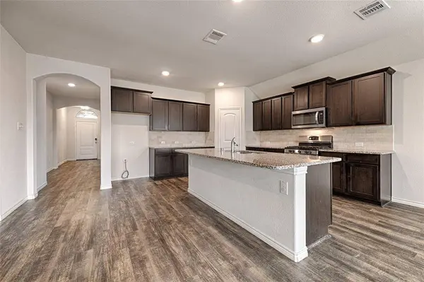716 Jamestown Lane, Fate, TX 75189