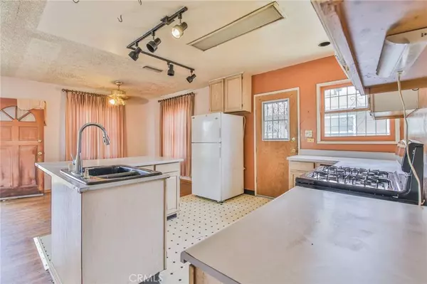 1208 S White AVE, Compton, CA 90221