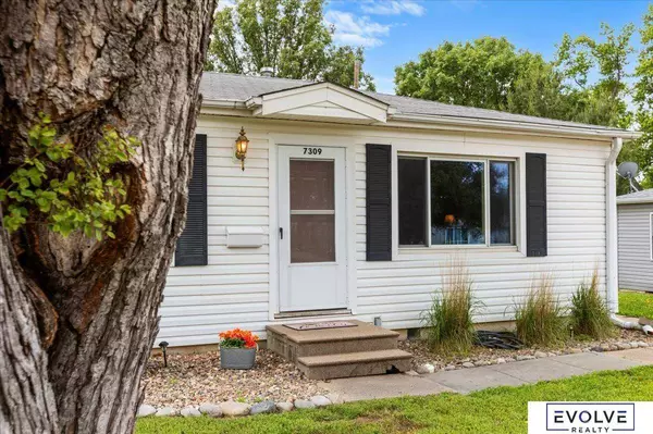 7309 Joseph Avenue, La Vista, NE 68128